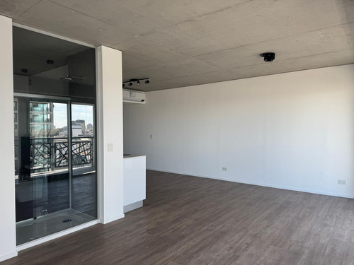 Departamento 2 Ambientes Amplios Con Posibilidad De División Piso Alto En Quartier Del Bajo