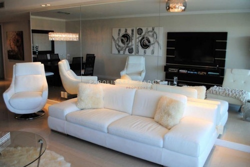 Departamento De 2 Dormitorios En Torre Aquarela, Mansa, Punta Del Este-ref:32