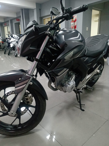 Imagen 2 de 16 de Honda Cb 250 Twister Usada 500 Km- Division Ruedas -