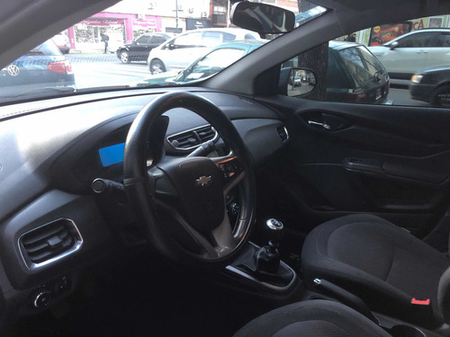 Imagen 8 de 14 de Chevrolet Onix 2016 1.4 Ltz Mt 98cv