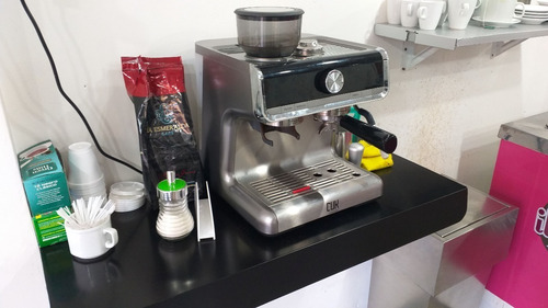 Imagen 4 de 13 de Heladeria Cafeteria Caballito Vende L & L Group