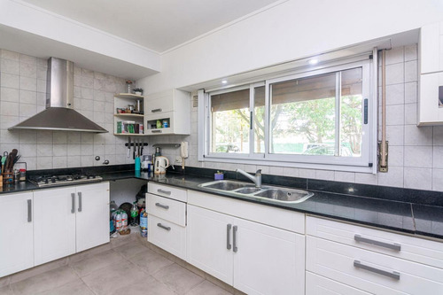Imagen 8 de 30 de Venta · Casa En Barrio Ecológico De 242 M² Construidos, Jardín Y Pileta | Calles 460 Y 13c