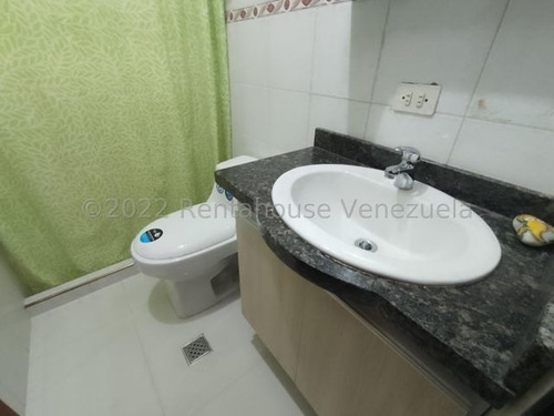 Imagen 11 de 14 de Casa En Venta En Urb. Las Amazonas, Santa Rita Cod. 23-14893 Dvm