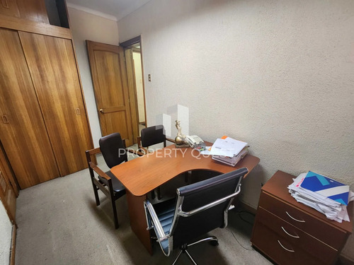 Venta Amplia Oficina 5 Privados Sector Tribunales