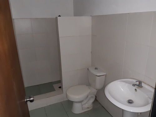 Juan Carlos González Renta House Carabobo Alquila Local Comercial Cc Aerocentro Valencia Mls #25-12453 Rah/jcg.