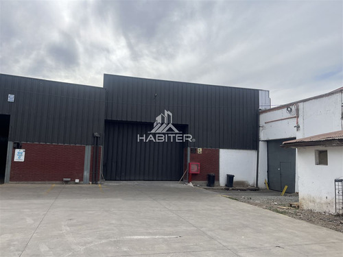 Bodega En Arriendo Con 2 Amplios Galpones En Talca