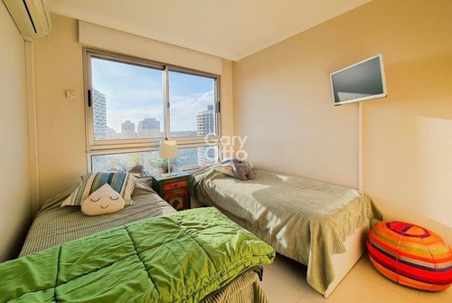 Imagen 9 de 13 de Venta De Apartamento De 2 Dormitorios En Ocean Drive Punta Del Este