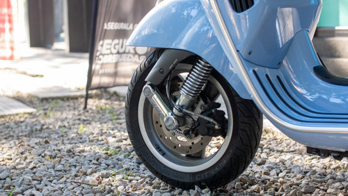Scooter Vespa Gts 300 Abs - Asr Igual A Nueva