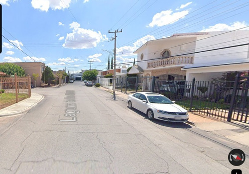 Casa Ubicada En Colonia San Felipe V, Chihuahua. Con 5 Recamaras Y 308m2. Muy Cerca De La Universidad Autónoma De Chihuahua.
