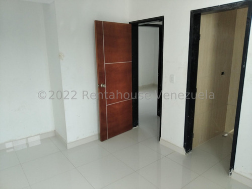 José Trivero Vende Hermosa Casa Duplex Ubicada En Cabudare