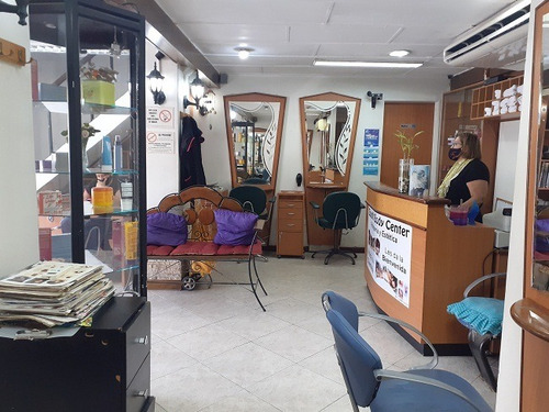 Fondo Comercio Peluqueria Con Mobiliario,7puestos De Trabajo, Las Acacias (cerca Av. Roosevelt)