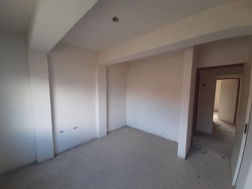 Imagen 4 de 6 de Townhouse En Venta Naguanagua Sector Manantial Obra Gris Gav