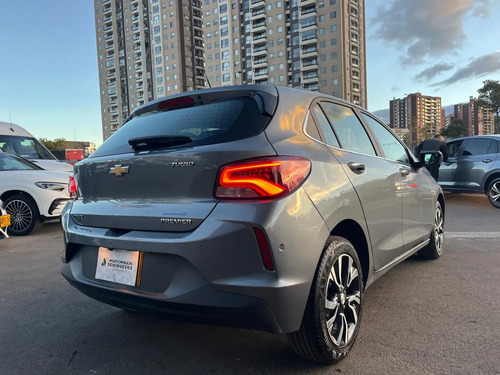 Chevrolet Onix 1.0T Premier Hatch At