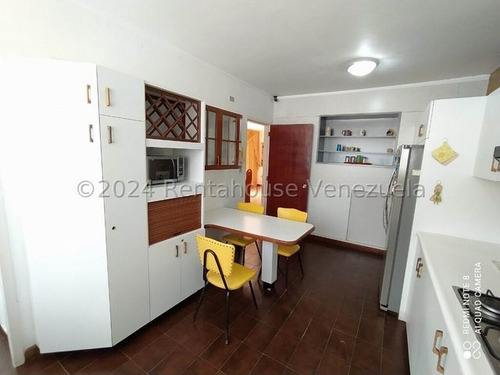 Amplio Anexo En Alquiler Remodelado Y Equipado Con Terraza En Horizonte Nb 4-25025