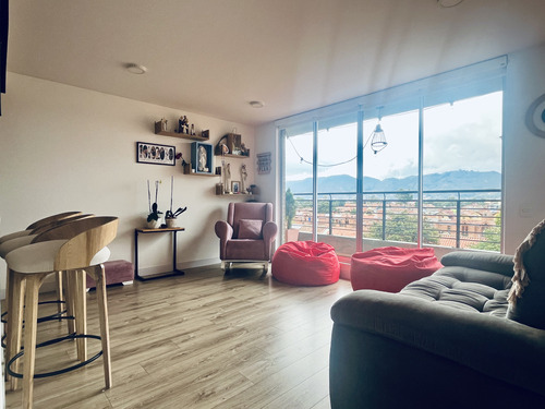 Venta Apartamento Esquinero En Conjunto Con Club House En Chía