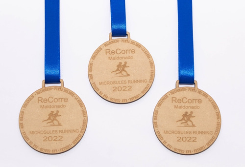 Imagen 2 de 4 de Medallas Personalizadas Egresados Y Graduaciones En Mdf