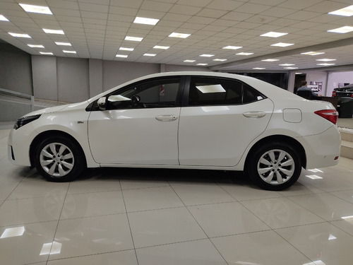 Imagen 6 de 15 de Toyota Corolla Xli 1.8 At 2017