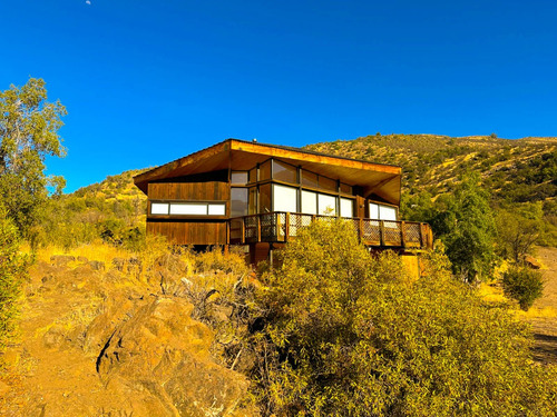Espectacular Casa En Fundo Con Acceso Controlado Los Andes