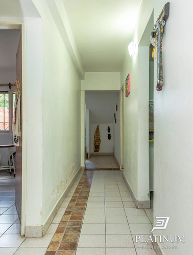 Casa En Venta De 3 Dormitorios C/ Cochera En San Carlos
