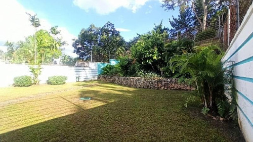 Josefina Toledo: Casa En Venta En Altos De Guataparo, 792m², Bellas Y Amplias Áreas Verdes, Planta 100% , Alta Seguridad, 269250