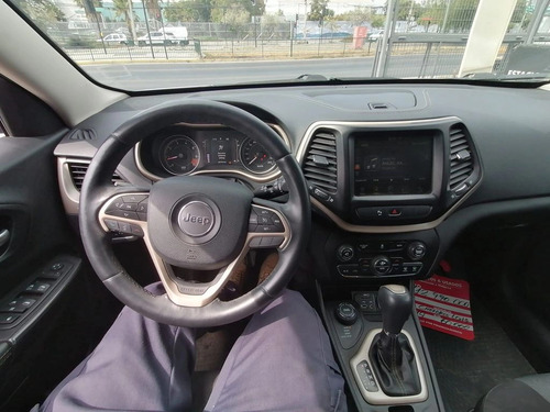Jeep Cherokee LONGITUD 4X4 2.4