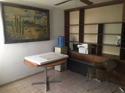 Imagen 10 de 12 de Se Renta Oficina En La Mejor Zona Comercial