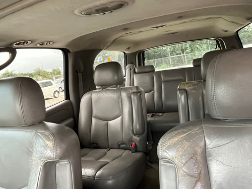 Chevrolet Suburban 2004