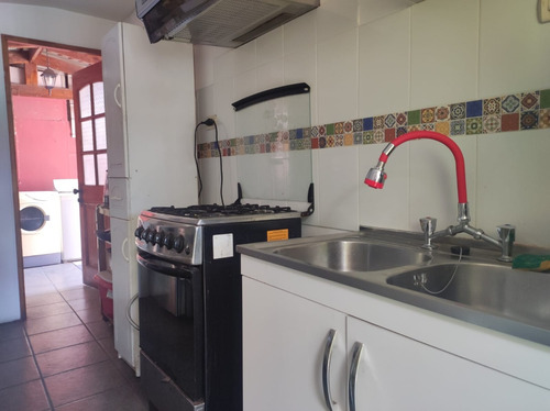 Maipú, Vende Casa De 2 Pisos, 5 Dorm, 2 Baños, 1 Estc.-
