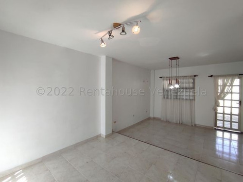 Imagen 8 de 28 de Hermoso Townhouse Urb. Las Bungavillas El Limón Sector El Progreso 23-12617 Ejc 04243439046