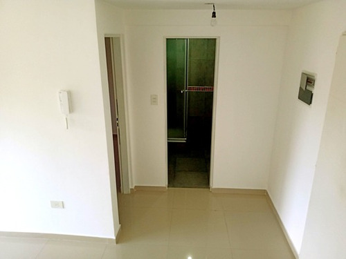 Imagen 4 de 13 de Hermoso Departamento De 2 Ambientes Con Balcón Al Frente.
