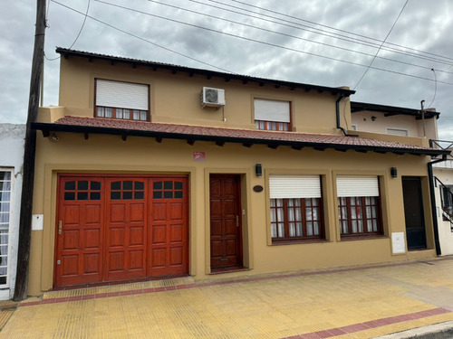 Casa Semi Céntrica Reciclada A Nuevo Con Departamento Quincho Y Patio