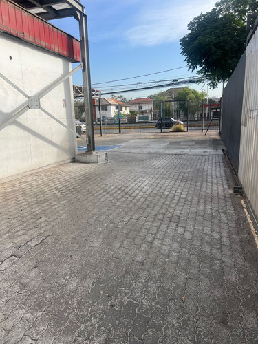 Se Arrienda Oficina Y Terreno Comercial (103057)
