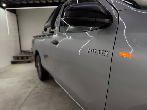Toyota Hilux 2.7 Cabina Sencilla Mt
