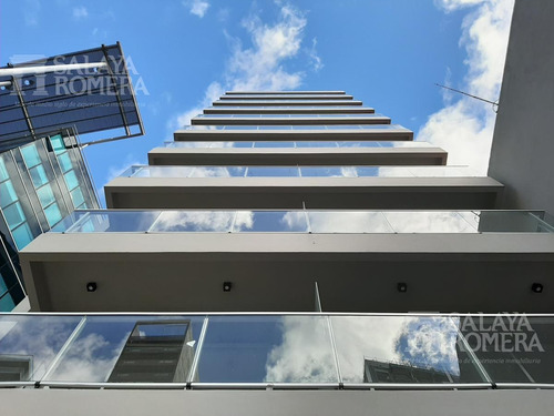 Imagen 14 de 17 de Venta Departamento 2 Ambientes A Estrenar - East - Olivos - Vista Al Rio
