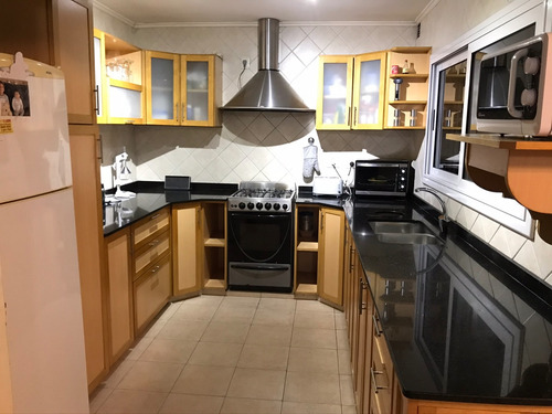 Chalet De 2 Plantas A 500 Más De Las Lomitas ,pileta,parrilla,garaje,césped