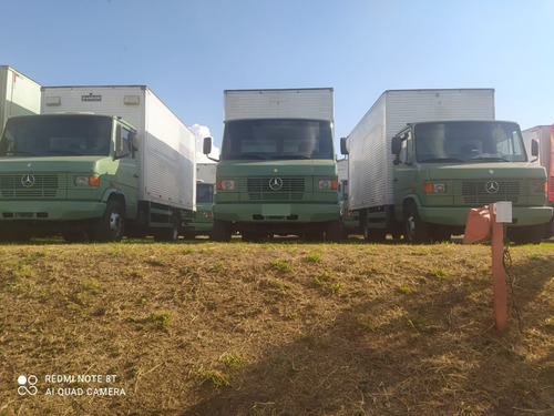 Caminhão Mb 710 Plus Pneus Novos Com Baú Ano 2009