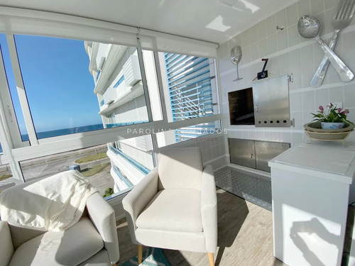 Apartamento De 3 Dormitorios En Venta En Torre Nueva York, Punta Del Este.