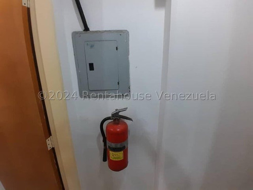 Local Comercial En Venta Muy Versatil Y Comodo En Venta Centro Comercial Oasis Center Guatire Mls#24-20898 - Jca