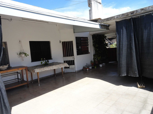 Imagen 11 de 15 de Casa En Venta 4 Amb. C/cochera Y Jardín Hurlingham