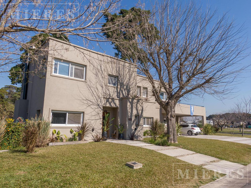 Casa En Venta En San Matias Área 3