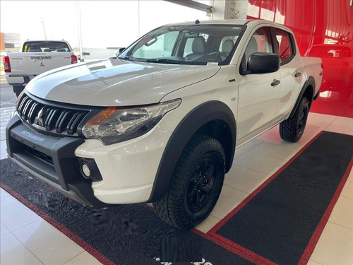Mitsubishi L200 2.4 Triton Outdoor Glx Cab. Dupla 4x4 4p