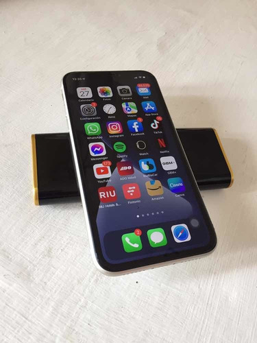 Celular iPhone 11 Blanco (Usado)