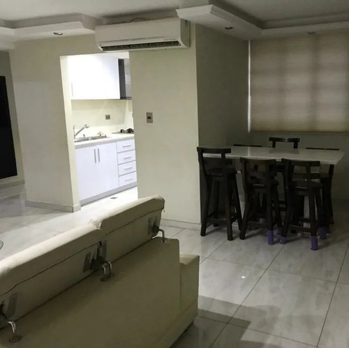 Imagen 3 de 7 de Amplio Y Bello Apartamento Centrico