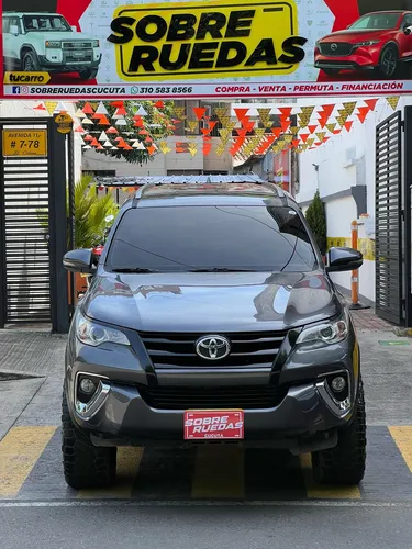 Toyota Fortuner 2.7l Mid