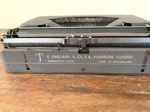 Máquina De Escrever Hermes Anos 1940 (Usado)