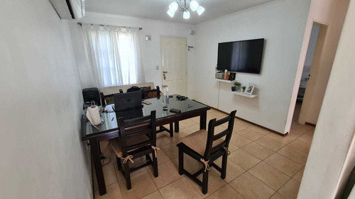 En Venta En Barrio Altos De Podesta, Hermoso Chalet De 3 Ambientes; Con Cochera Cubierta Para Dos Autos; Fondo Con Pileta; F: 8515
