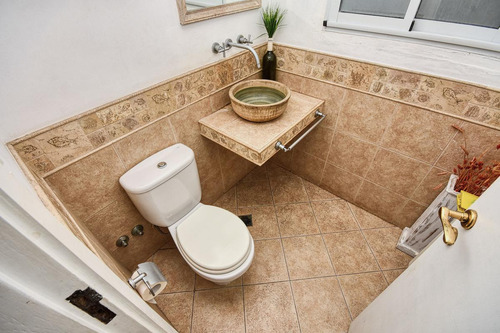 Imagen 18 de 30 de Impecable Casa En Venta Con 4 Dormitorios Mas Dependencia! Jardin Pileta Y Parrilla!