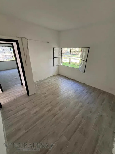 Casa 2 Dormitorios Y Gran Terreno-colinas De Solymar