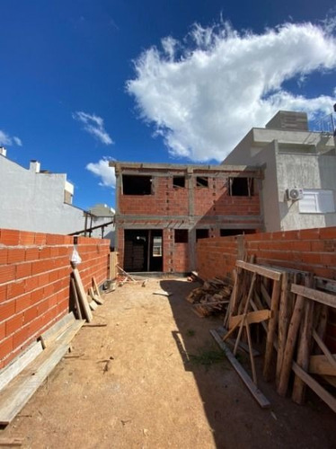 Casa Em Guarujá Com 2 Dormitórios - Mi271319