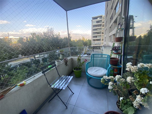 Departamento En Arriendo De 4 Dorm. 3 Estacs. En Las Condes